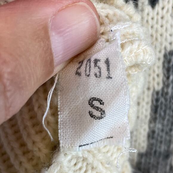 VTG Liz Claiborne Cream/Gray Print Wool Blend Mock Neck Tunic Sweater Size Small - Picture 9 of 11